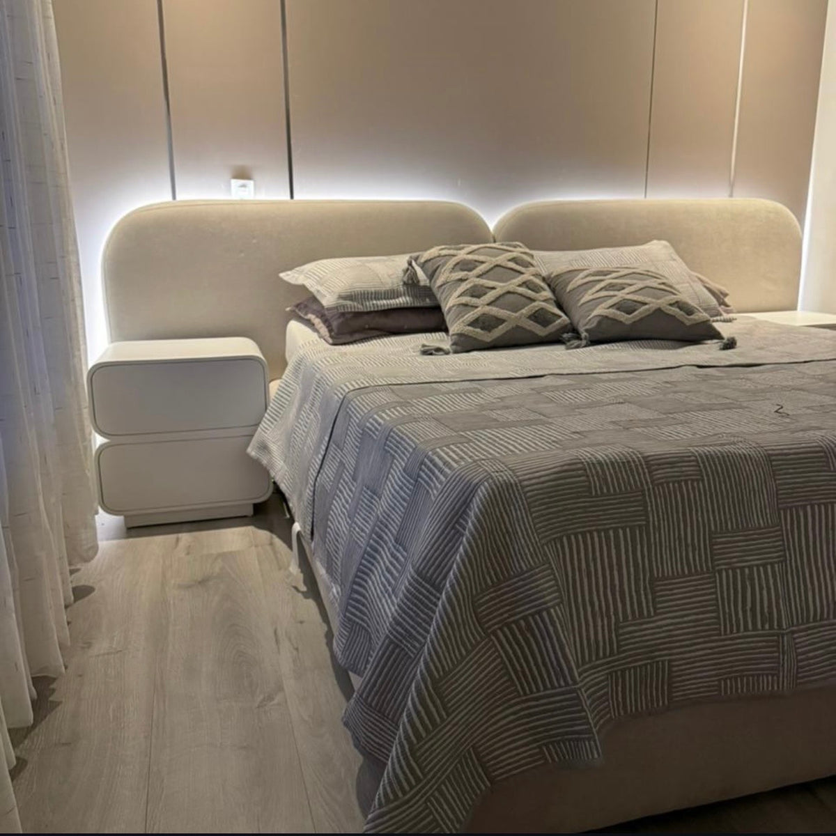 Bed and commods · First Settlement